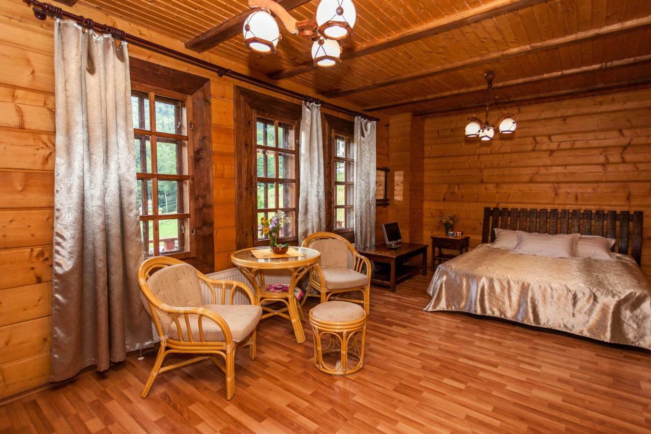 Альпина Hotel ยาเรมชา ภายนอก รูปภาพ